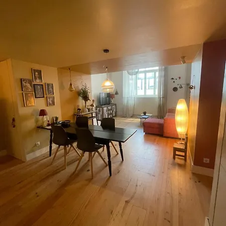 Elegant 2 Bdr, Very Well Located Next To Timeout Апартаменти